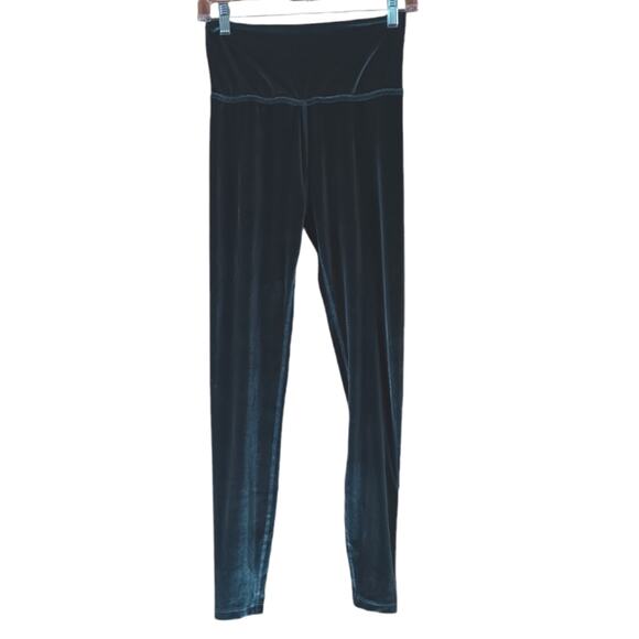 Beyond Yoga Velvet Midi High Waisted Leggings in Forest Green size Medium - Picture 3 of 8